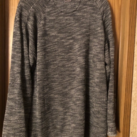 Calvin Klein performance Quik Dry pullover - Picture 3 of 4